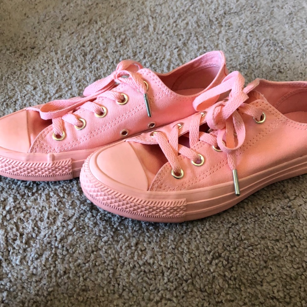 Converse - Picture 2 of 5